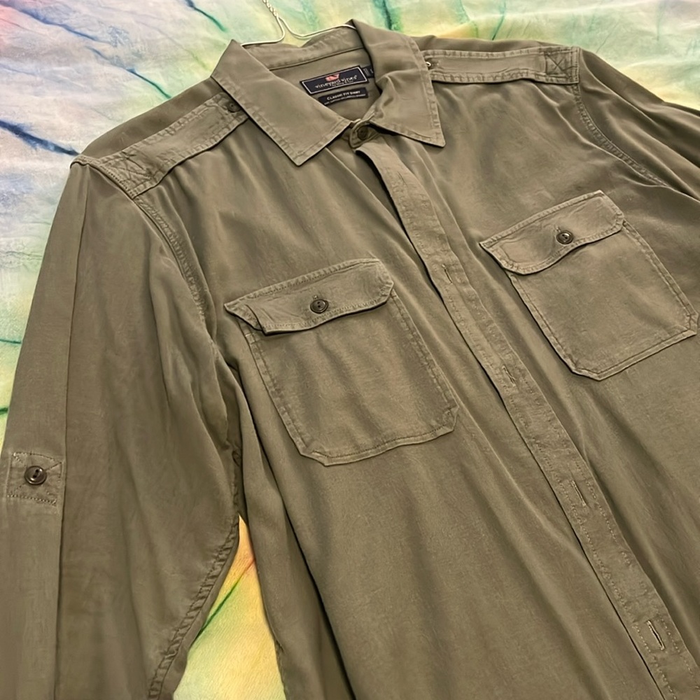 L Vineyard Vines Classic Fit button down